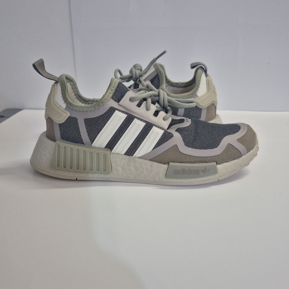 Adidas NMD R1 GX7606 Mens Casual Running Lifestyle Shoes Sneakers Size 5